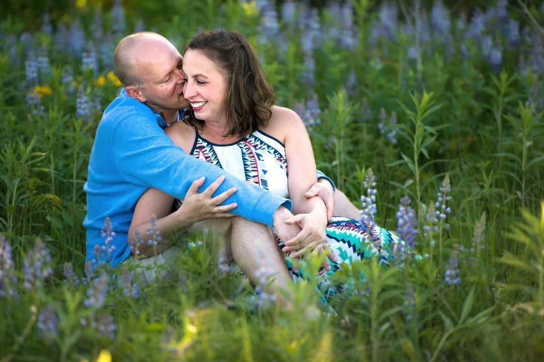 Beth Mancusoのインスタグラム：「Family Session in the lupines! -  #minnesota #minnesotaphotographer #minnesotaphotography #minnesotafamilyphotographer #minnesotalife」