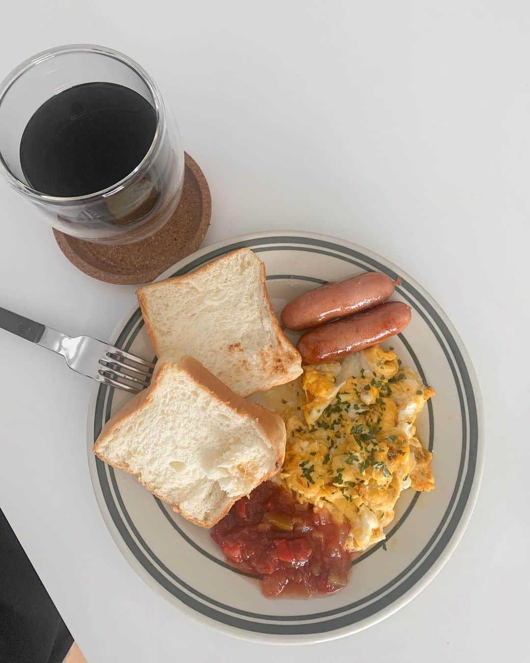 Lilmeのインスタグラム：「普通の食パンより少しあま〜いデニッシュが﻿だいすきで何個でも食べれる気がしてる🍞﻿ @yum.yum_lilgohan  #リルごはん」