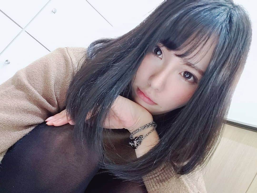 山内もえのインスタグラム：「. . みんな元気かな……？しんぱい😭 もうちょいしたら嬉しい報告ができると思うので、私は元気出して頑張る☺️ . . https://free-model.jp . . #フリーモデル #山内もえ #撮影依頼受付中 #撮影 #サロンモデル #sexy #被写体 #model #モデル #写真 #smile #デカ目 #beauty #pretty #cute #eye #idol #偶像  #瞳 #natural #photo #可爱的 #portrait #portraitphotography #makeup #photography #写真好きな人と繋がりたい #グラビア」