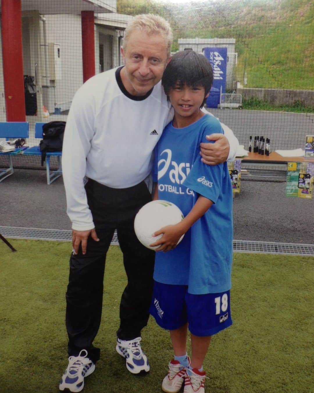 荒木大吾のインスタグラム：「わかる人にはわかるのかな🤔 #AlfredGalustian #coervercoaching #若かりし自分」