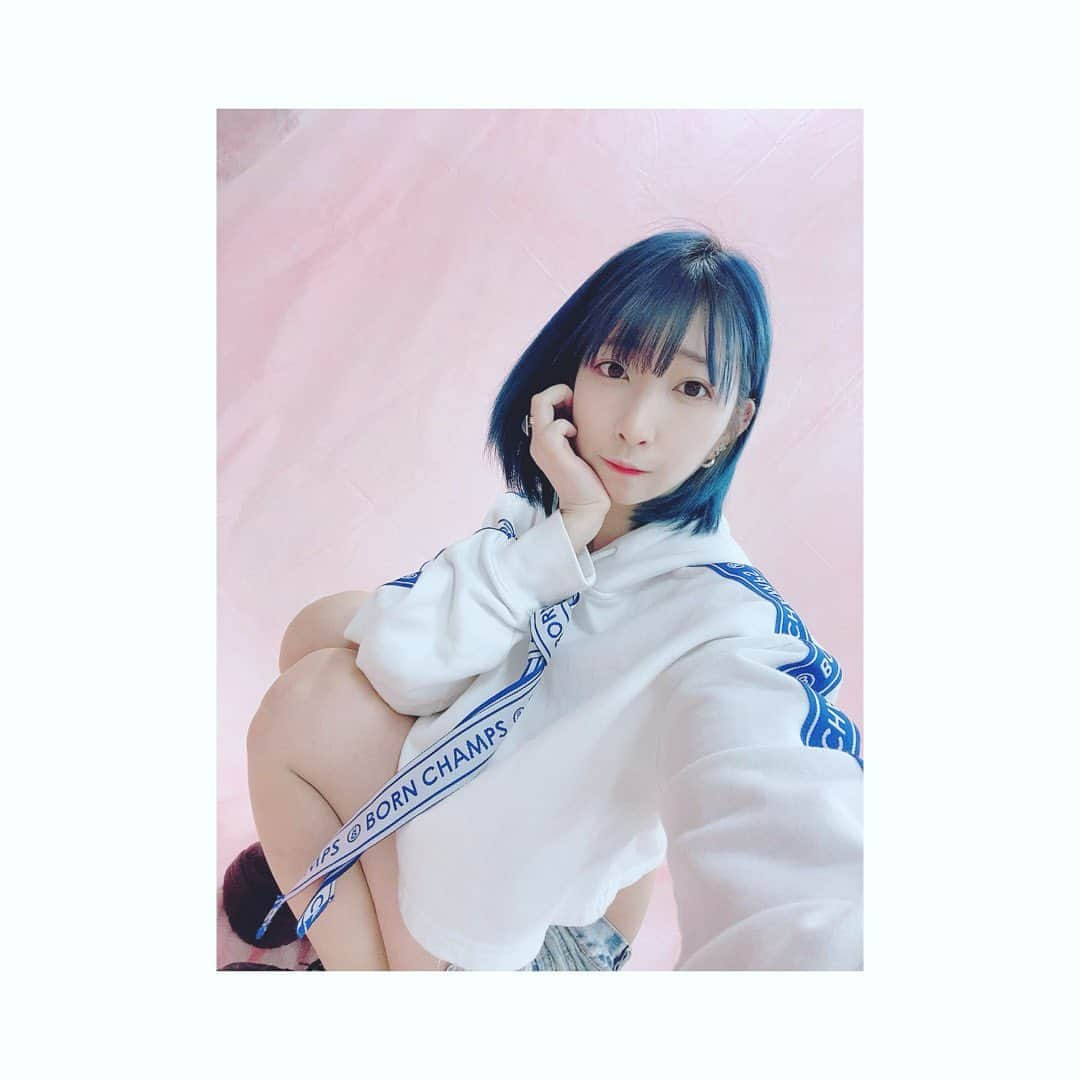 佐藤梨菜さんのインスタグラム写真 - (佐藤梨菜Instagram)「写真撮らなきゃだったから青色入れ直した🔹 #FEAM #idoll #青髪 #いいね #셀카 #셀카샷 #좋아요 #좋아요환영 #팔로우미」4月11日 21時56分 - _ri7_s2