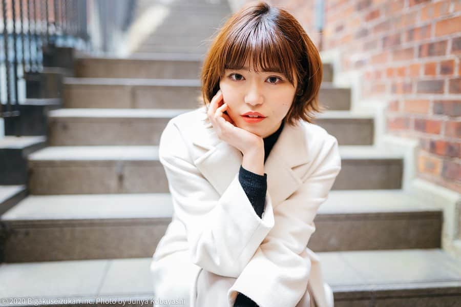 かれんのインスタグラム：「. 憧れの美学生図鑑さんに取材してもらいました💗(プロフィールのURLから記事見れます) 記事にはまた違う写真を載せていただいてるので 時間あるとき覗いてみてください〜！ ちょっとだいぶ恥ずかしいけど笑笑 . .」