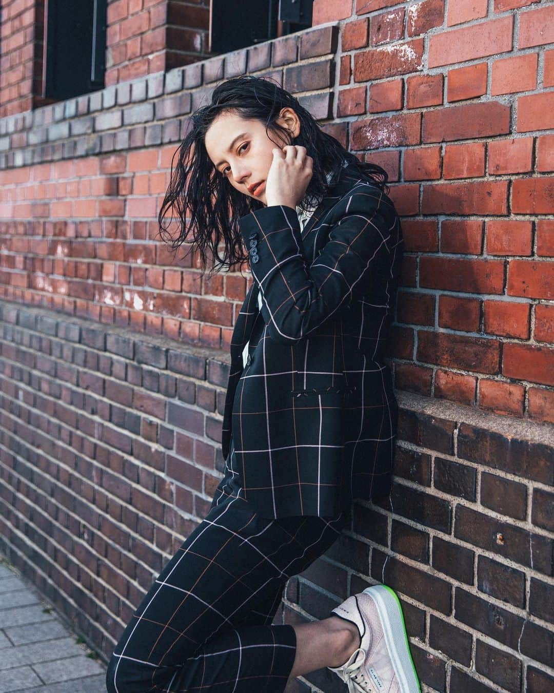 のインスタグラム：「Photography : @yukubo Model : @emismi_mc Hair & Makeup : @chocolattemintt . #PaulSmith #check #tailoring #ポールスミス #ウィメンズ」