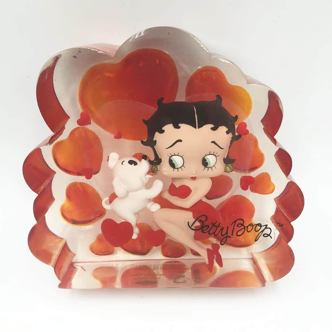 おもちゃやSPIRALさんのインスタグラム写真 - (おもちゃやSPIRALInstagram)「2002 Betty Boop Lucite入荷しました！ ディスプレイに是非😋 4800円です！！」4月11日 14時38分 - spiral_toy