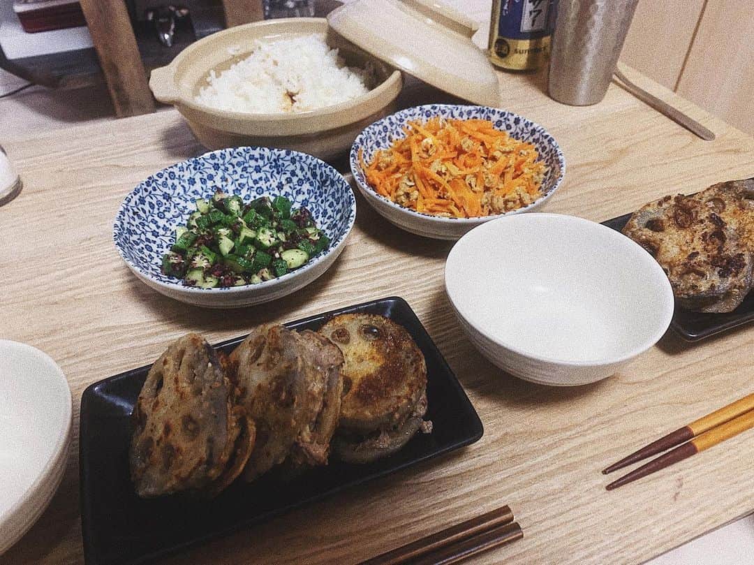 室加奈子のインスタグラム：「昼夜ご飯はなるべく自炊をしてる😊 レパートリー増やしたいなぁ #おうちごはん #自炊 #土鍋ご飯 #土鍋で野菜蒸し #ハマり中 たまに適当な日もある😜」