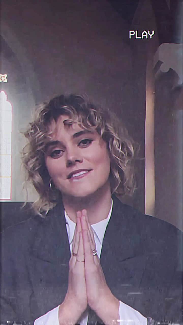 ユナイテッドのインスタグラム：「If you watched along with us for our Good Friday services, you saw special moments from the recording of our album ‘Of Dirt and Grace’ — head to the link now to watch all of the songs from a project that is so special to us: http://untd.me/ofdirtofgrace」
