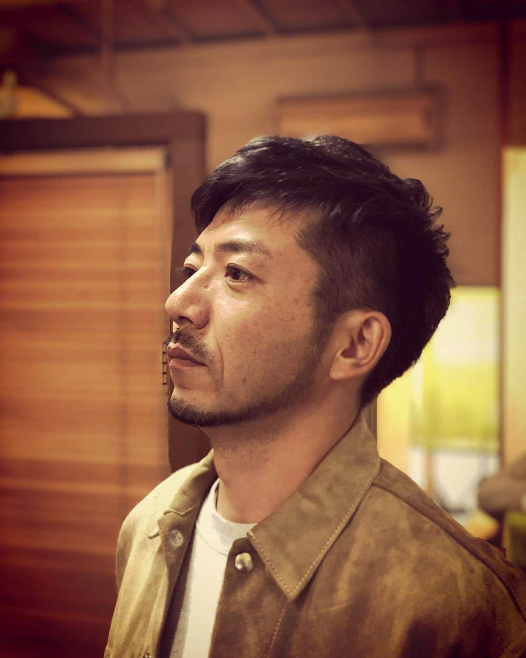 杉本知香さんのインスタグラム写真 - (杉本知香Instagram)「パーマがなくなってきたので キムタク感が減ってきたかわりに綾部感が出てきた。 😂😂 😆♪もしかしてだけどーもしかしてだけどー 最近綾部がヒゲ生やしてるのは 森さんに憧れてるんじゃないのー そういうことだろっ♪  キムタクと綾部くんと板尾さん足して3で割った顔。  #中目黒美容室 #どぶろっく森 #どぶろっく #もしかしてだけど#大きなイチモツをください  #キムタク#木村拓哉 #綾部祐二  #板尾創路 #男前」4月11日 16時11分 - sugimotoc