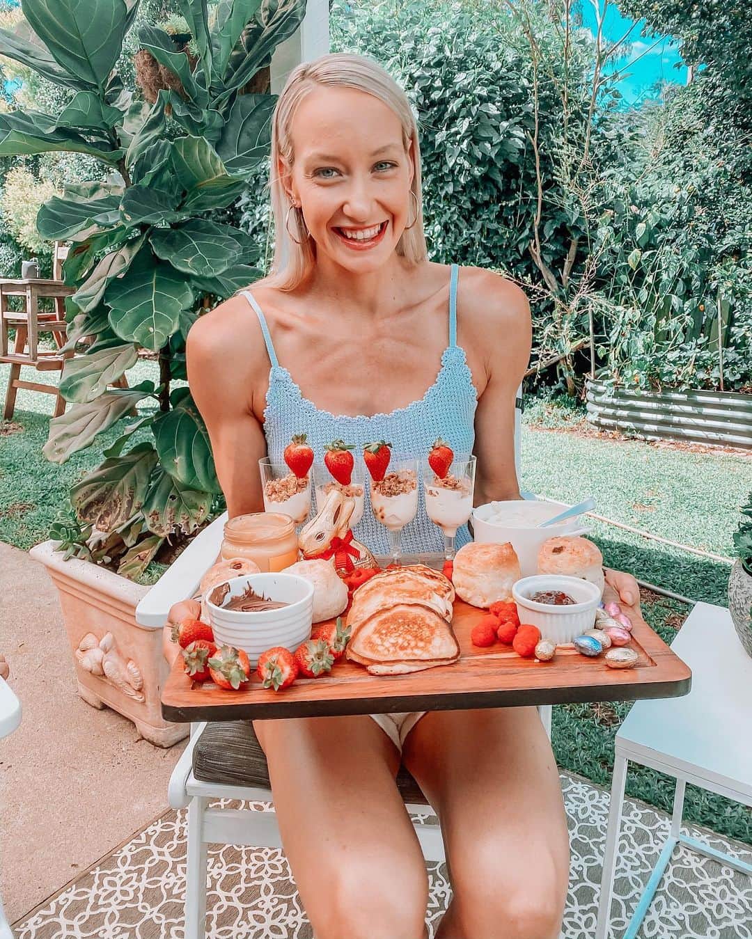 マディソン・ウィルソンのインスタグラム：「I hope everyone has an amazing Easter weekend with your loved ones! 🐣 Today I was grateful to spend the day with all the people I love.」