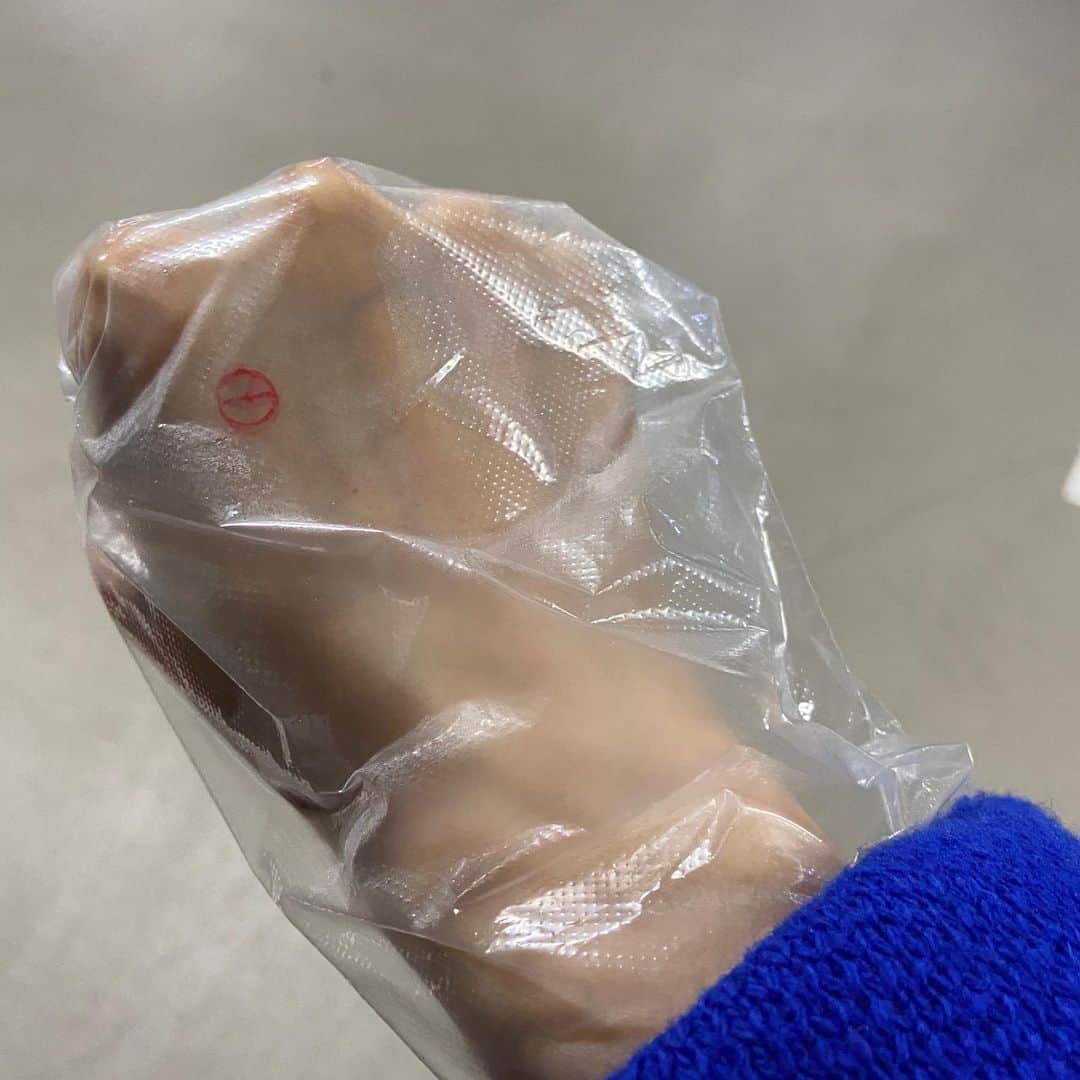 のインスタグラム：「사전투표 다녀왔습니다 :) 본 투표는 4월 15일 오전 6시 - 오후 6시 입니다. 우리 모두 투표합시다💪」