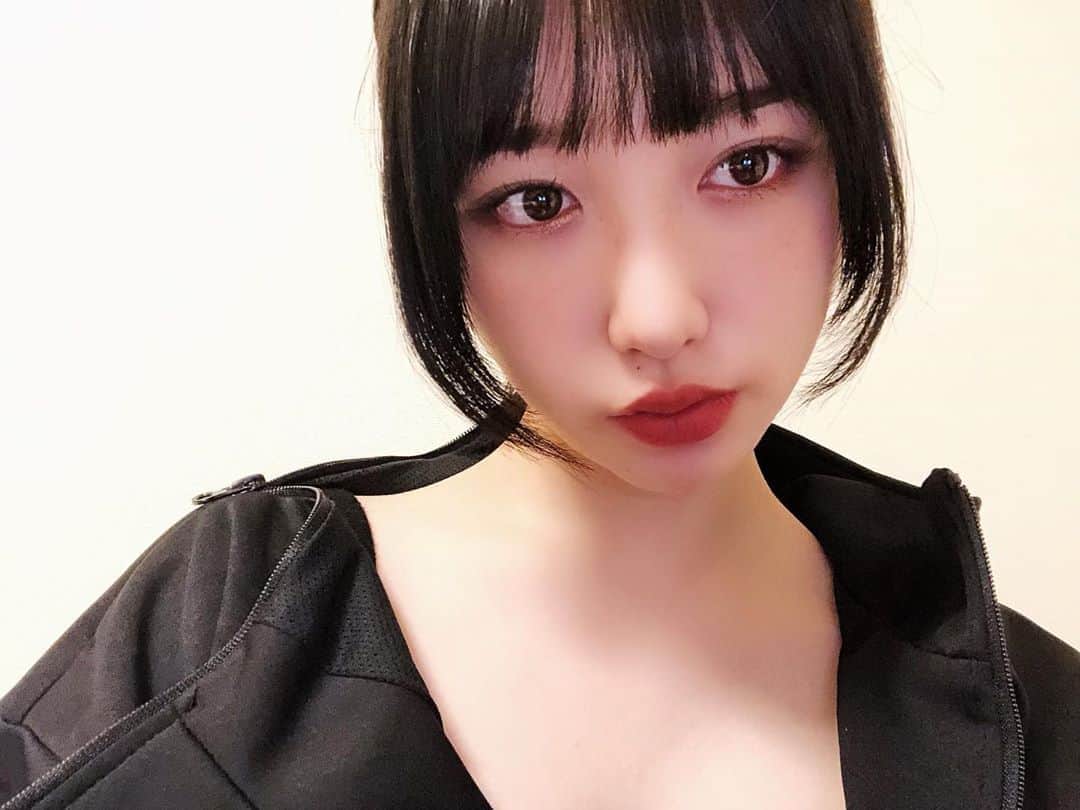 吉田凜音のインスタグラム：「久しぶりにメイクした🛶🛶」