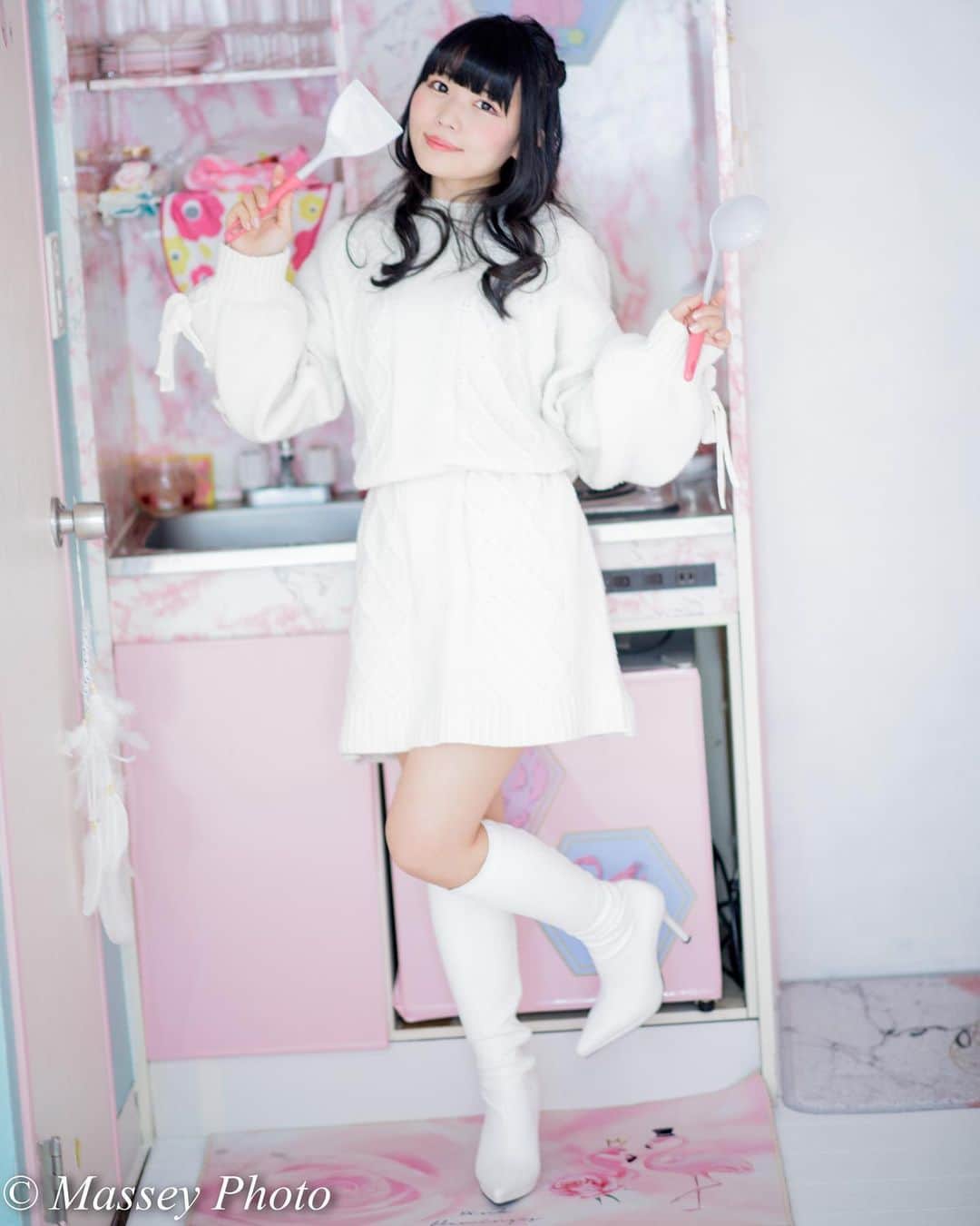 のインスタグラム：「. . . . 「スタジオ フラワーベア」で撮った写真です。 モデルは、SAKIちゃんです。 It is a picture taken in the studio “Studio Flower Bear”. Her name is SAKI. . . #ポートレート #ポートレート女子 #ポートレートモデル #ポートレート撮影 #ポートレート部 #ポートレイト #ポトレ #被写体 #モデル #被写体モデル #写真部 #東京カメラ部 #サロンモデル #撮影会モデル #撮影会の女神さま #portrait #excellent_portraits #girlsphoto #cute #lovers_nippon_portrait #portrait_perfection #portraitphotography #japanesegirl #japanesemodel #model #tokyogirl #모델촬영 #인물사진」