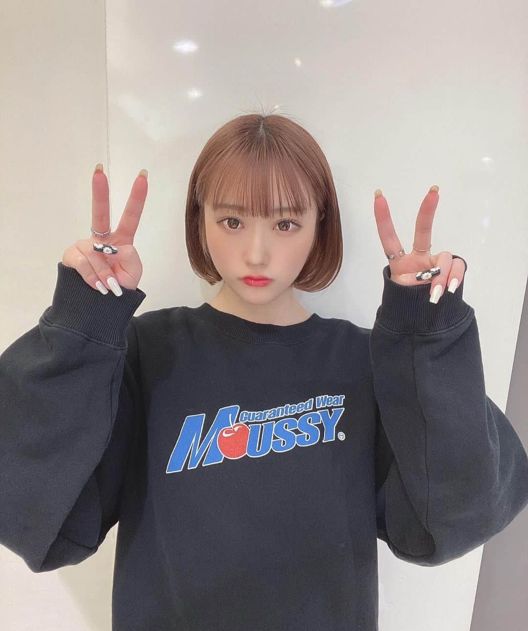 おもてちゃんのインスタグラム：「. みなさんげんき？ コメント返すワ🦥」