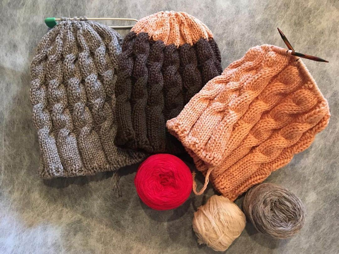 LINAさんのインスタグラム写真 - (LINAInstagram)「New color♡ #MAXLINA #おうち時間 #beanie #knitting#knit #cashmere #みんな元気かな #早く会いたいな♡」4月11日 17時04分 - xxlina_now