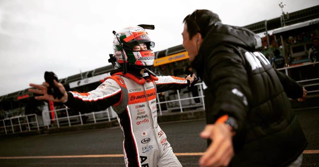 福住仁嶺さんのインスタグラム写真 - (福住仁嶺Instagram)「本当なら今日予選なので…  2019 Super GT Rd.1 Okayama NSX GT3 Onboard  #honda #nsx #gt3」4月11日 17時44分 - nirei_fukuzumi