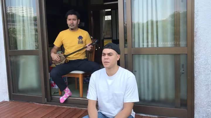 クリス（ありんくりん）のインスタグラム：「「パパが好きなアーティスト」 #ありんくりん #ひがさんの家」