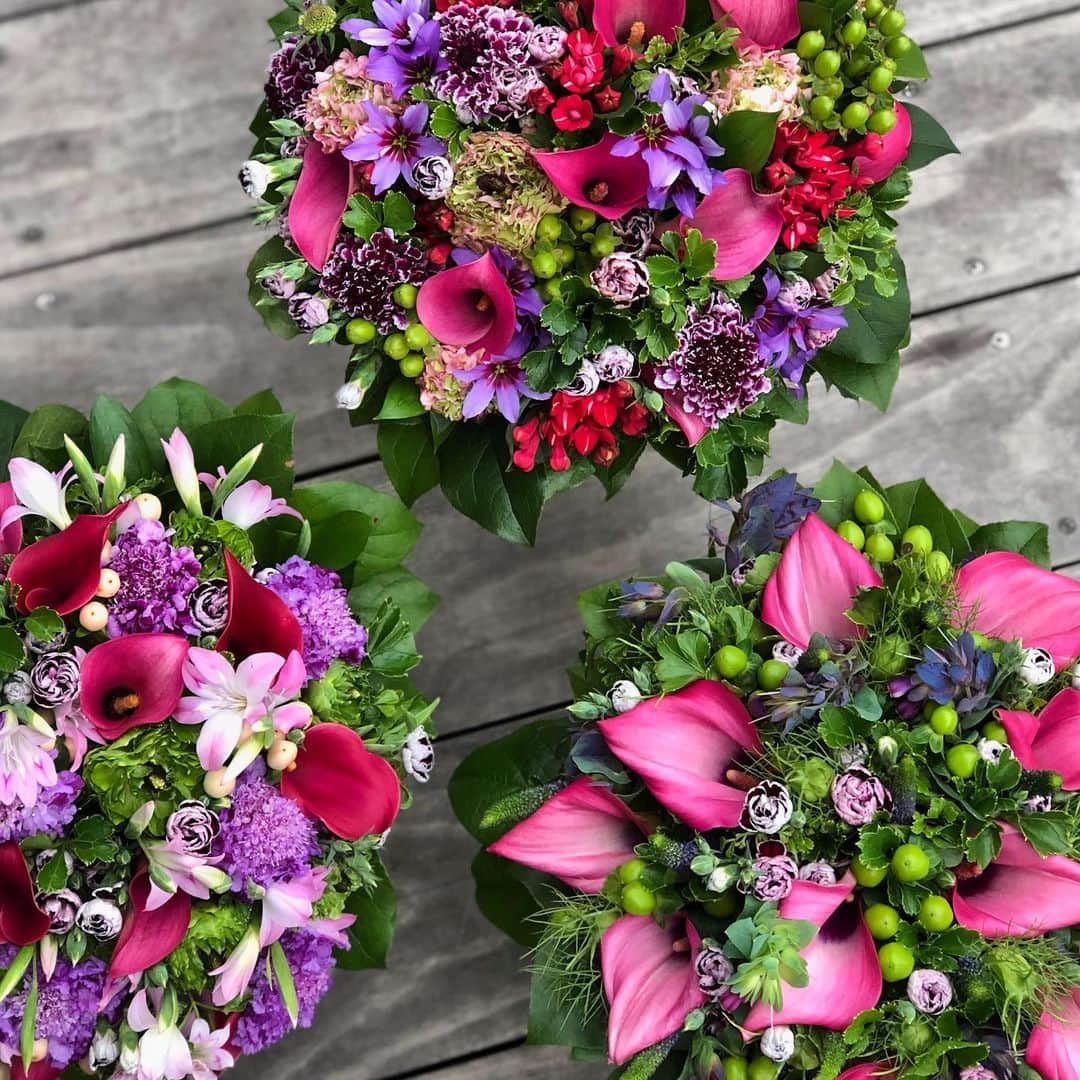 ニコライ・バーグマン・フラワーズ＆デザインさんのインスタグラム写真 - (ニコライ・バーグマン・フラワーズ＆デザインInstagram)「あなたの大切な人へお花送りませんか？NicolaiBergmannではいつでも、オンラインショップでお花をお買い求め頂けます。We are still open online !!#nicolaibergmann  #flowerartist  #ニコライバーグマン」4月11日 19時18分 - nicolaibergmann