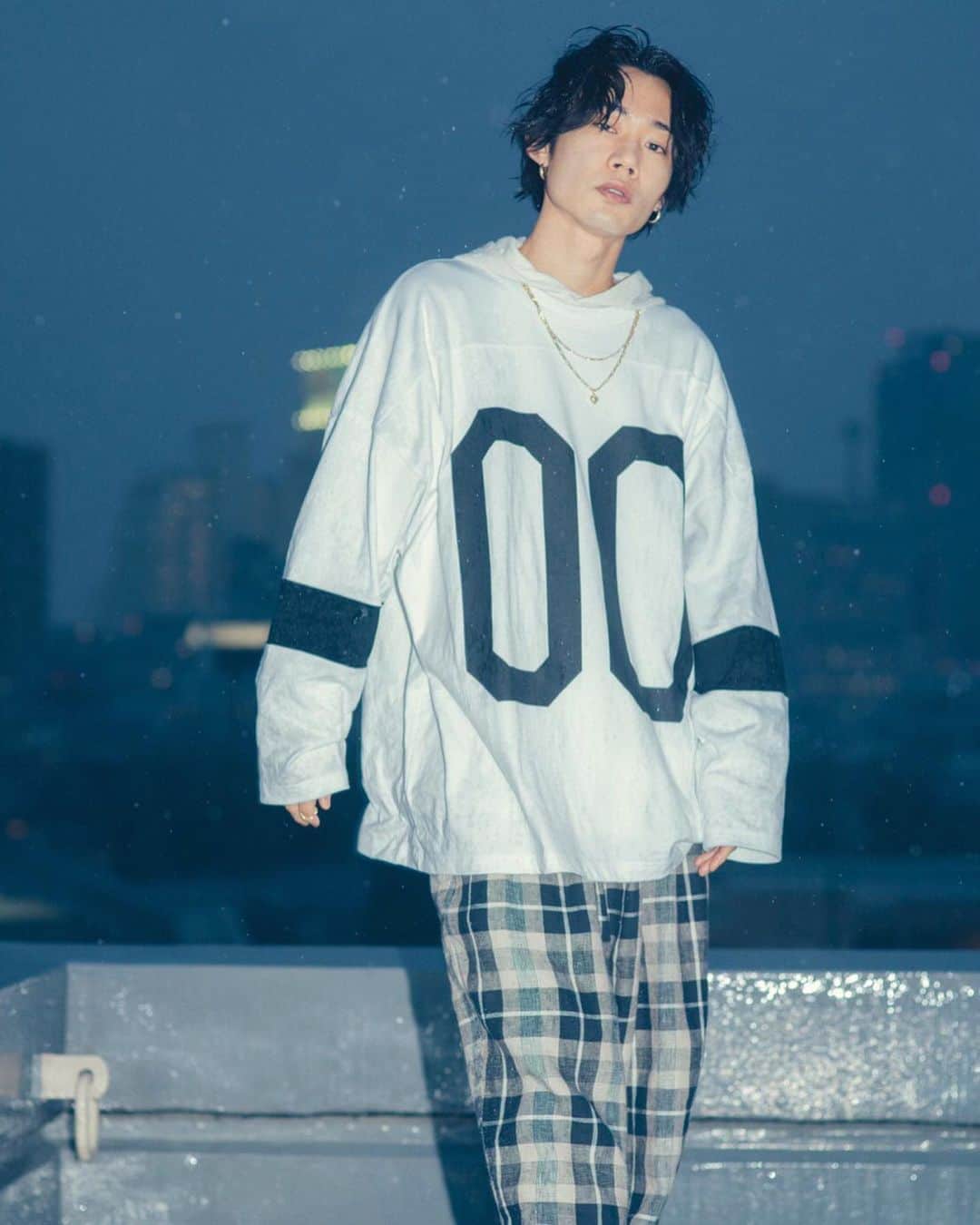 花沢将人のインスタグラム：「The Two Decades Executed With Pride  photographer @taro__mizutani stylist @stylist_teppei  hair @kenjitakeshima  design @zandz_ryoji_ohya  #cootie #cootieproductions」