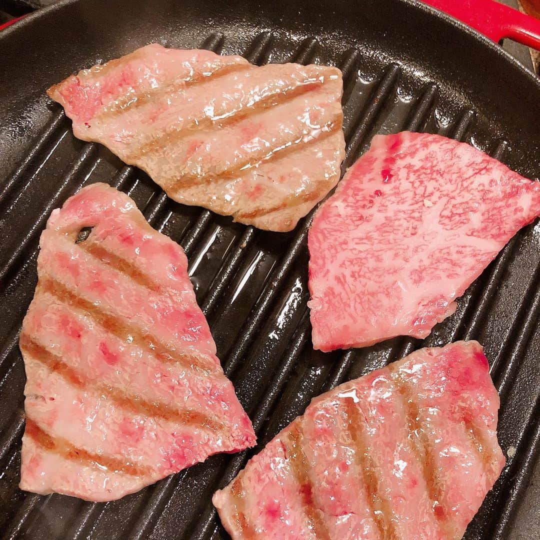 阿部洋子さんのインスタグラム写真 - (阿部洋子Instagram)「🍴🍴🍴 おうちで、 #ひとり焼肉  #ともさんかく #おうちごはん  #cooking  #stayhome」4月11日 20時07分 - hirocoring