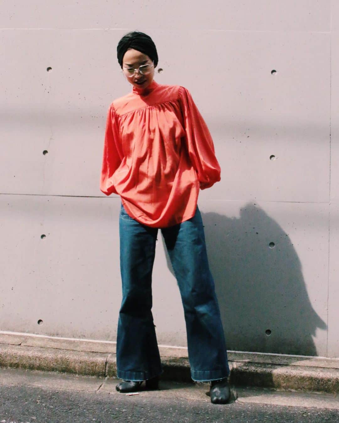 GLOBE SPECS_officialさんのインスタグラム写真 - (GLOBE SPECS_officialInstagram)「2020年春夏の新作が各ブランドで発表になりました。今季も胸踊るような新作が続々と入荷してきました。 ※取り扱いのブランドに関しては全国のお取り扱い店でも購入いただけます。詳しくはHP取扱店一覧をご覧ください。  GERNOT LINDNER  そこで今回は入荷したばかりの新作を使い「CHALLENGE×CHANGE」キャンペーンと銘打ち、いつもの自分なら選ばない少しチャレンジしたモデルを着用し、新たなる自分へチェンジしてみようという試みとなっています。 NHK番組の「せかほし」をご覧になっても分かる通り世界はほしくなるメガネにあふれています。この「CHALLENGE×CHANGE」キャンペーンでその様子を順次ご紹介していきます」  #challenge_change  @globespecs_official  #202ssnewcollection @gernotlindnereyewear  #gernotlindner  #presshatachi  #wholesalebrand  #ahlem #anneetvalentineyewear  #gernotlindner #globespecs  #lescalunetier  #lunor #laloop  #dianetaylor #robertmarcnyc」4月11日 20時34分 - globespecs_official