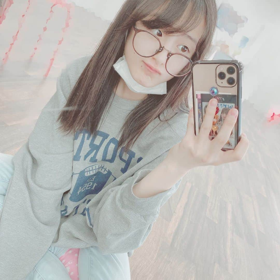 川原美咲さんのインスタグラム写真 - (川原美咲Instagram)「#glasses  #looseclothes  @tres.jewelry #tresjewelry」4月11日 20時33分 - misaki_888_sagasaikou