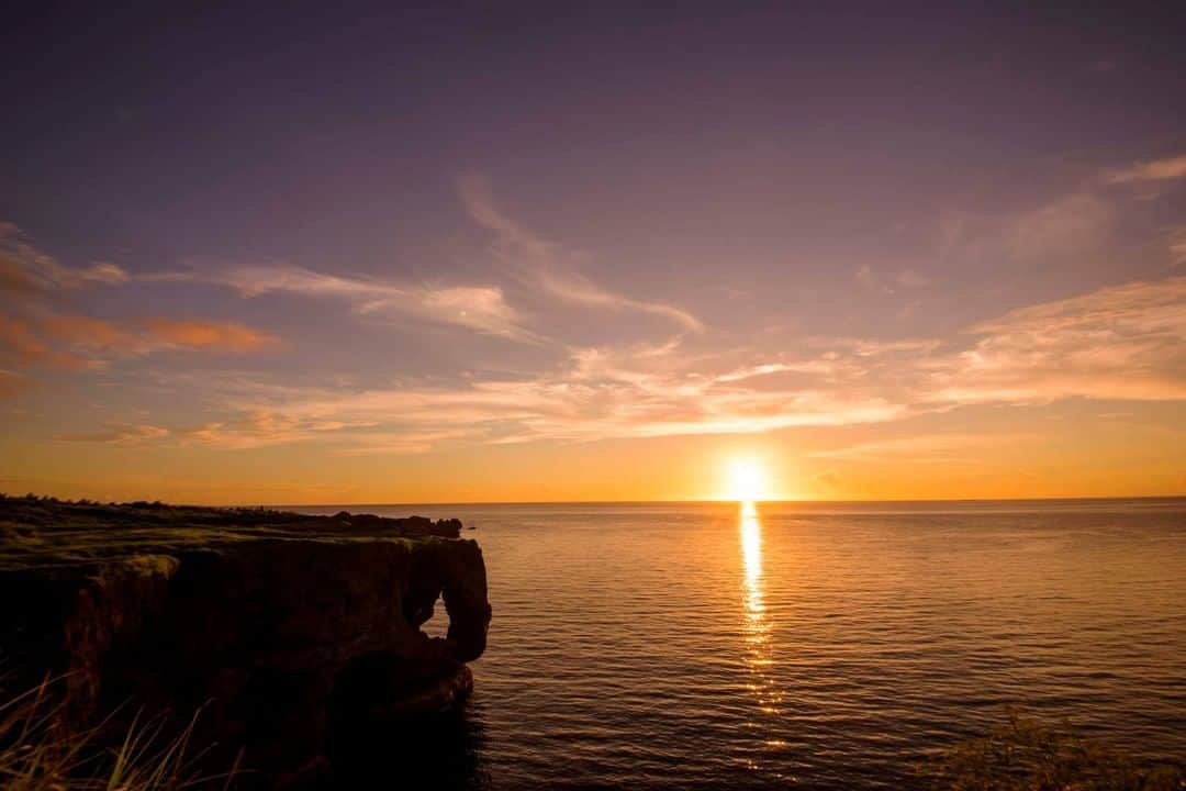 ANA.IC.MANZA.BEACH.RESORTさんのインスタグラム写真 - (ANA.IC.MANZA.BEACH.RESORTInstagram)「Sunset from Cape Manza  #anaインターコンチネンタル万座ビーチリゾート #ana万座ビーチリゾート　#万座ビーチリゾート #インターコンチネンタル万座ビーチリゾート #インターコンチネンタル万座ビーチ #万座ビーチホテル #沖縄 　#万座ビーチ　#クラブインターコンチネンタル　#クラブインターコンチネンタル万座　＃家族旅行　#国内旅行　　#intercontinentallife #japantravel #anaintercontinentalmanzabeachresort　#anamanzabeachresort #manzabeachresort　#intercontinentalmanzabeachresort 　#intercontinentalmanzabeach #manzabeachhotel #okinawa #manzabeach #japanbeach #okinawajapan　#okinawatrip #okinawa_love #okinawabeach #visitokinawa #familyvacation　#familytrip」4月11日 21時00分 - ana.ic.manza.beach.resort