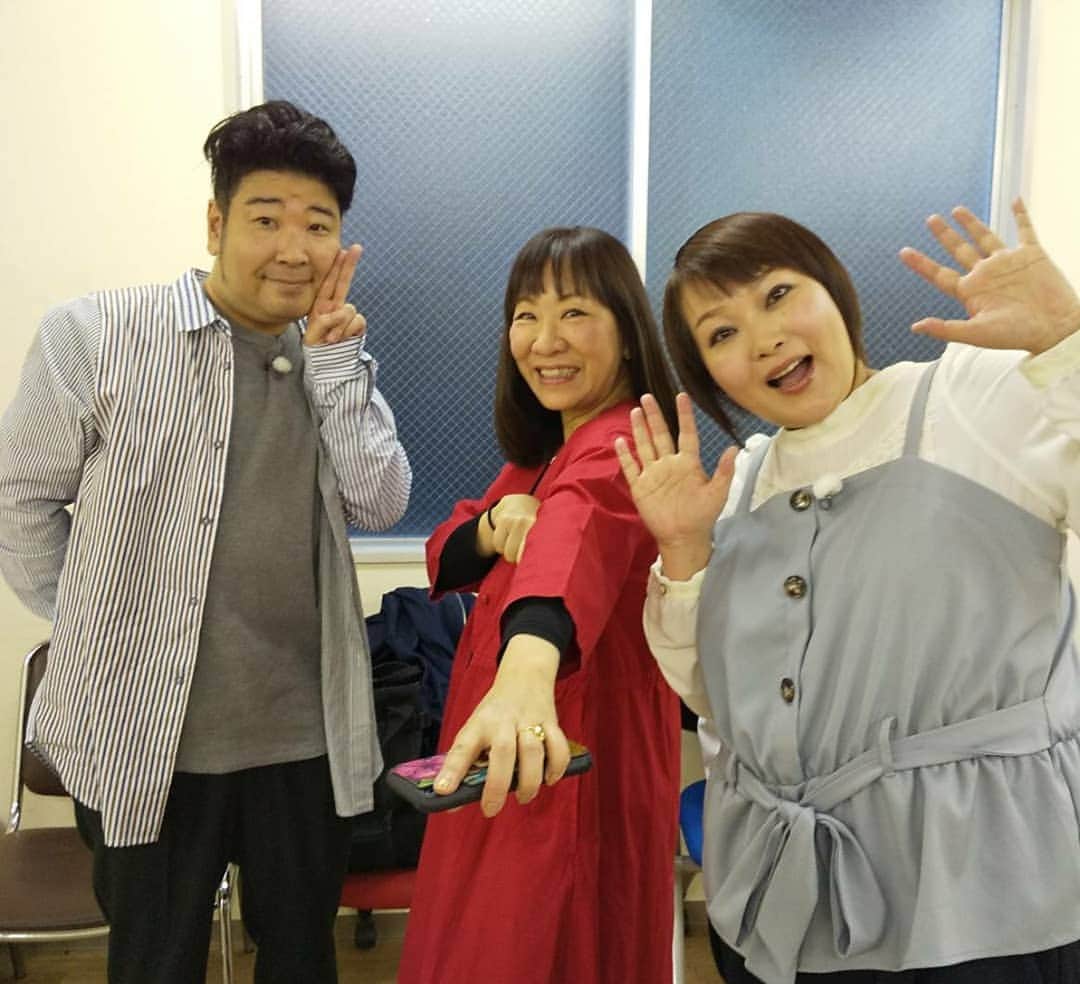 安尾信乃助のインスタグラム：「この前、この3人で、ロケに行ったのが確か13日に放送って言うてたと思うんですけれども。 過ぎるTV、13日放送です。  #過ぎるtv#浅香あきえ姉さん#五十嵐サキ#よしもと新喜劇#吉本新喜劇#安尾信乃助#何か懐かしく感じる」