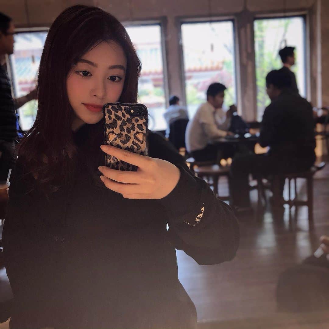 辰巳さくら（さくてん）さんのインスタグラム写真 - (辰巳さくら（さくてん）Instagram)「韓国行ったときのpic♡ 韓国に行きたいなあ〜🇰🇷 まだ携帯11proになる前だ！！ #韓国　#韓国カフェ　#韓国旅行」4月11日 21時18分 - s.kten