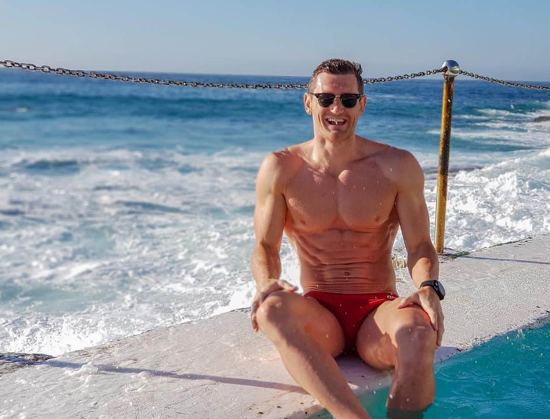 キャメロン・ファンデルバーグのインスタグラム：「8 weeks since I last took a swim! the longest time out of the pool since I started swimming 22 years ago.  What are you missing the most in this lockdown period?」