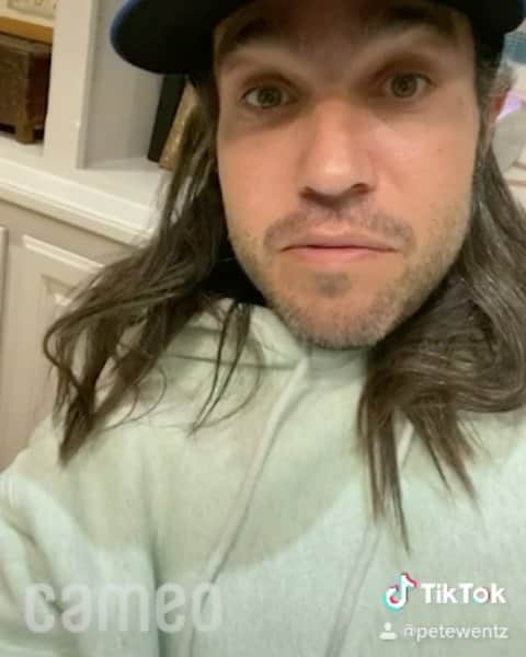 ピート・ウェンツのインスタグラム：「Sometimes you just have to throw a party for yourself ¯\_(ツ)_/¯ April 15th. don’t forget to rsvp cheapcutsmusic.com @cheapcuts p.s. go follow @petewentz on @tiktok」