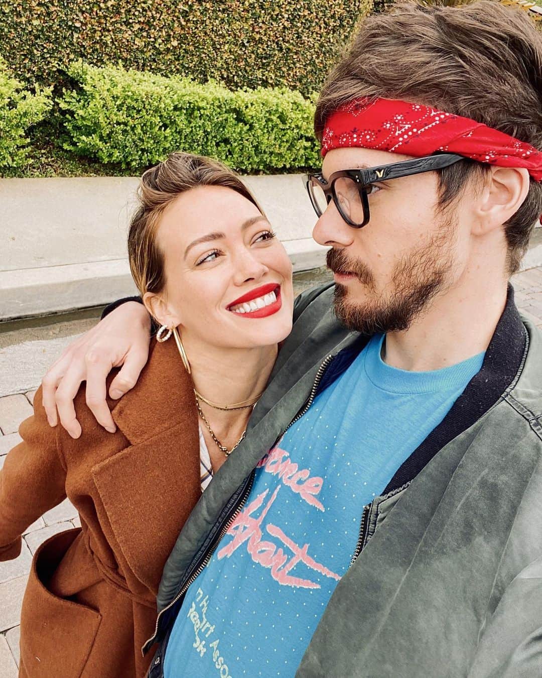 マシュー・カマのインスタグラム：「Driving each other minimally crazy and had an amazing date night dinner at Le Living Room last night.」