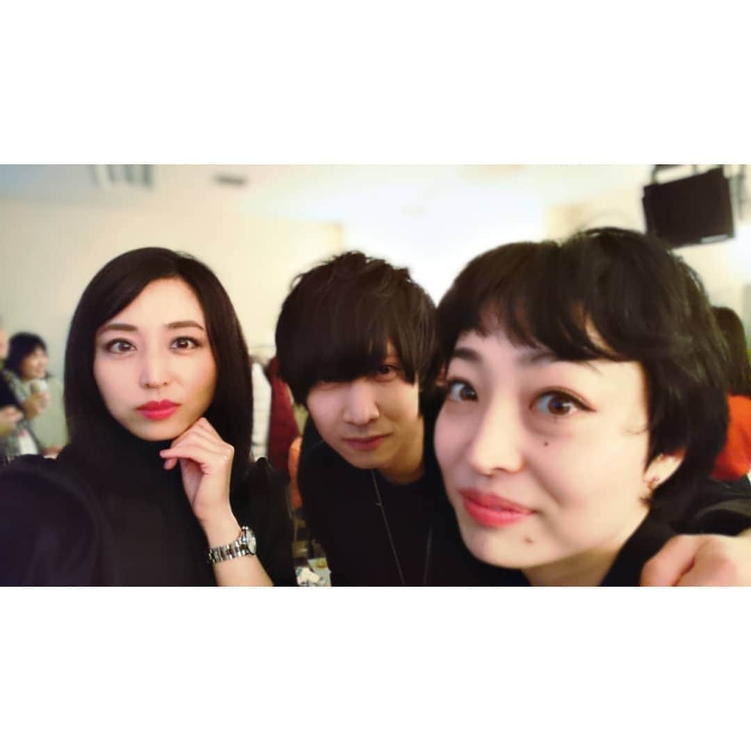 Yukiさんのインスタグラム写真 - (YukiInstagram)「過ぎてるけど Happy #nationalsiblingday !! 姉はダンサー、弟もギタリストです。いつもありがとう😀 コロナが終息したらまた3人でどこかに行きたいね。弟と2人で姉に会いにNYへ行くか！  #tb #チェリーを3つ入れてください  の時の写真」4月12日 0時22分 - d_drive_gt_yuki