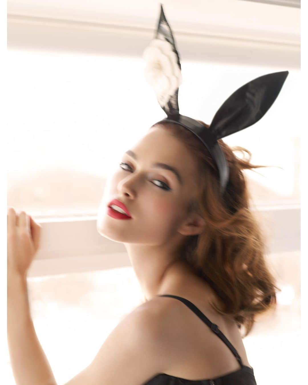 マリオ・テスティーノさんのインスタグラム写真 - (マリオ・テスティーノInstagram)「⁣ Bunny girl, Keira Knightley. Happy Easter!⁣⁣ -⁣ Conejita, Keira Knightley. ¡Felices Pascuas!⁣ ⁣⁣ #MarioTestino #KeiraKnightley #Easter #TestinoArchive #2007」4月12日 1時04分 - mariotestino