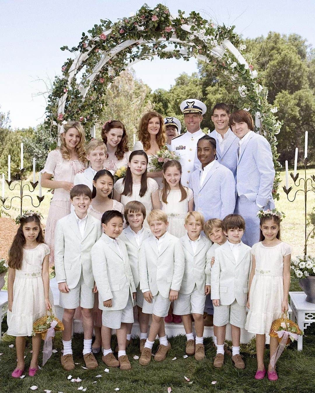 ダニエル・パナベイカーのインスタグラム：「Can today be national-movie-sibling-day? If so, celebrating this #flashback family #yoursmineandours」