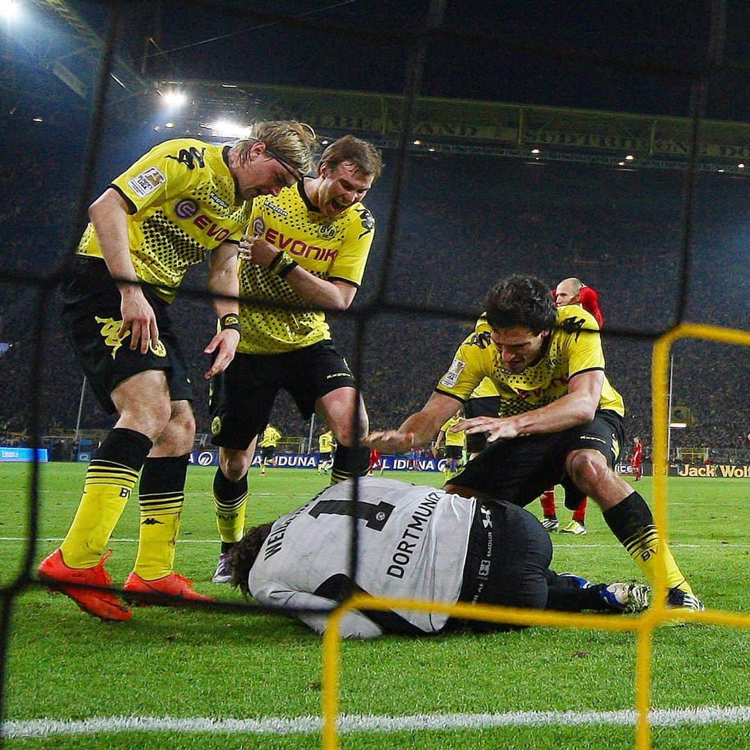 ボルシア・ドルトムントさんのインスタグラム写真 - (ボルシア・ドルトムントInstagram)「„Weidenfeller hat ihn - und er hält ihn fest!“ 🤩 @romanweidenfeller_1 pariert den Strafstoß von Arjen #Robben, der #BVB siegt mit 1:0 - die Vorentscheidung im Titelrennen 🖤💛 #OnThisDay in 2012 🗓」4月12日 2時15分 - bvb09