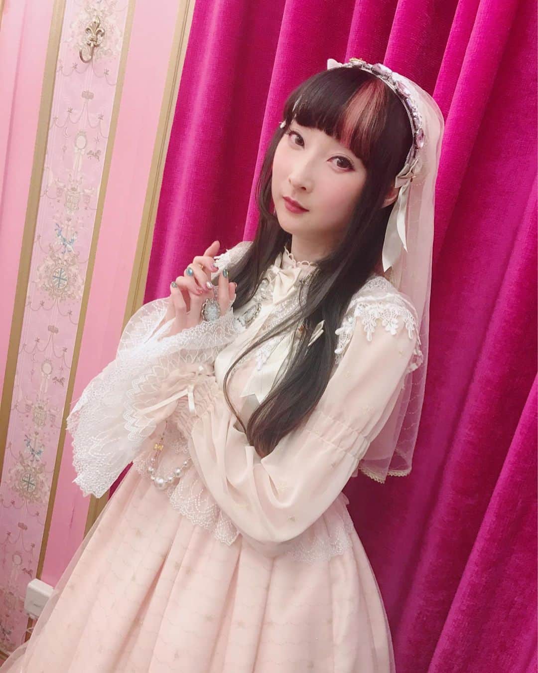 RinRinさんのインスタグラム写真 - (RinRinInstagram)「🎀Meet and greet at Angelic Pretty Paris🎀 2019.12.14 My favorite event to do is private meet and greets cause we have lots of time to talk and get to know each other! Thanks to everyone who came~ Bisous bisous 💋 thank you to @angelicprettyparis @angelicpretty_official for inviting me! プライベートの挨拶会のイベント一番好き〜♪みんな一人一人とお喋り時間が十分あるからみんなの話を聞けて嬉しい☺️💕 @angelicpretty_official @angelicprettyparis  誘ってくれてありがとうございます〜✨ . . Wearing all #angelicpretty . . 👉🏻 #rinrinlolita . . #rinrindoll #lolitafashion #lolita #angelicprettyparis #paris #tokyofashion #harajukufashion #japanesefashion #ロリィタ #ロリータ #ロリータコーデ #パリ #rinrininparis」4月12日 2時27分 - rinrindoll