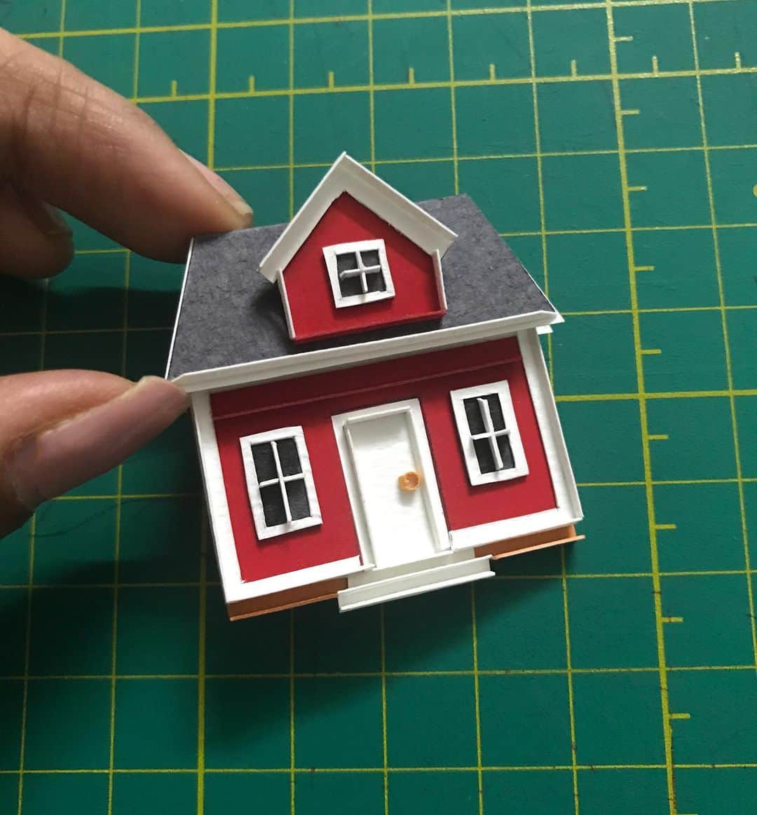 Sabeena Karnikさんのインスタグラム写真 - (Sabeena KarnikInstagram)「Home 🏠: the safest place to be . A #wip from my current piece which will be revealed soon.  Cut with precision using @excelblades」4月12日 2時55分 - sabeenu