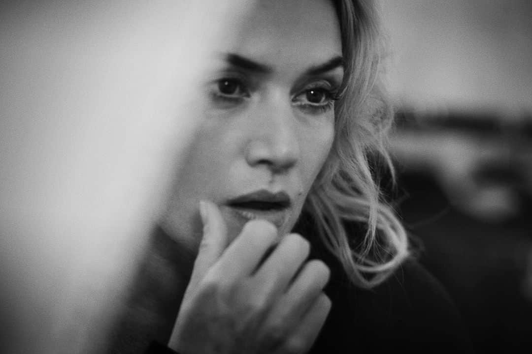 ピーター・リンドバーグさんのインスタグラム写真 - (ピーター・リンドバーグInstagram)「Kate Winslet, London, 2016 #LindberghStories #KateWinslet #TheCal #Pirelli #ShadowsOnTheWall #LindberghBooks #TASCHEN」4月12日 3時17分 - therealpeterlindbergh