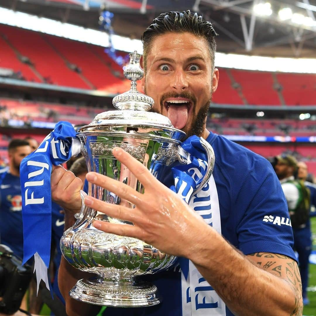 チェルシーFCさんのインスタグラム写真 - (チェルシーFCInstagram)「Olivier Giroud loves the #FACup! 😛🏆 #CFCArchive  #CFC #Chelsea」4月12日 3時31分 - chelseafc