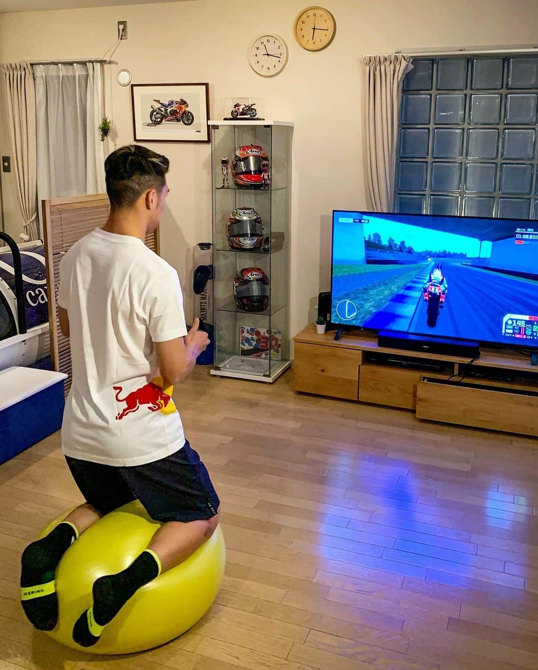 MotoGPさんのインスタグラム写真 - (MotoGPInstagram)「Just one more sleep 😴 until the #MotoGP Virtual Race II 🎮 #SwipeLeft ⬅️ to see how riders have been preparing for the #StayAtHomeGP 🏡 Tune it to watch LIVE tomorrow at 15:00 (GMT+2) ⏰ #AM73 #FB63 #MV12 #TN30 #TR53 #MP51 #StayAtHome」4月12日 4時02分 - motogp