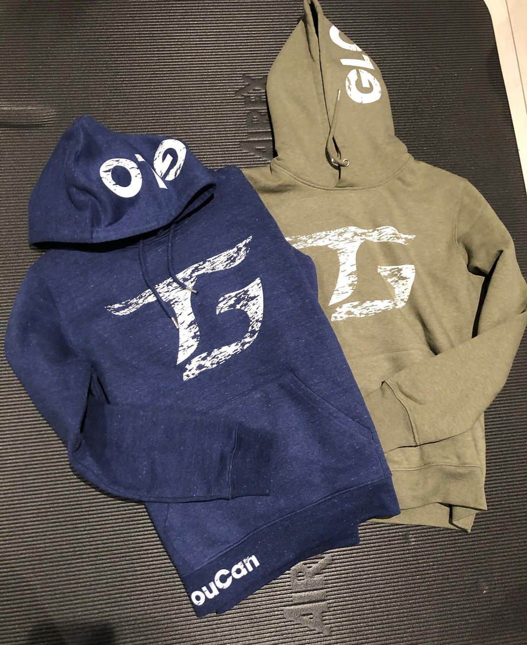 のインスタグラム：「So first two colors of our TG Hoodies arrived... what you think ? Let me know.」