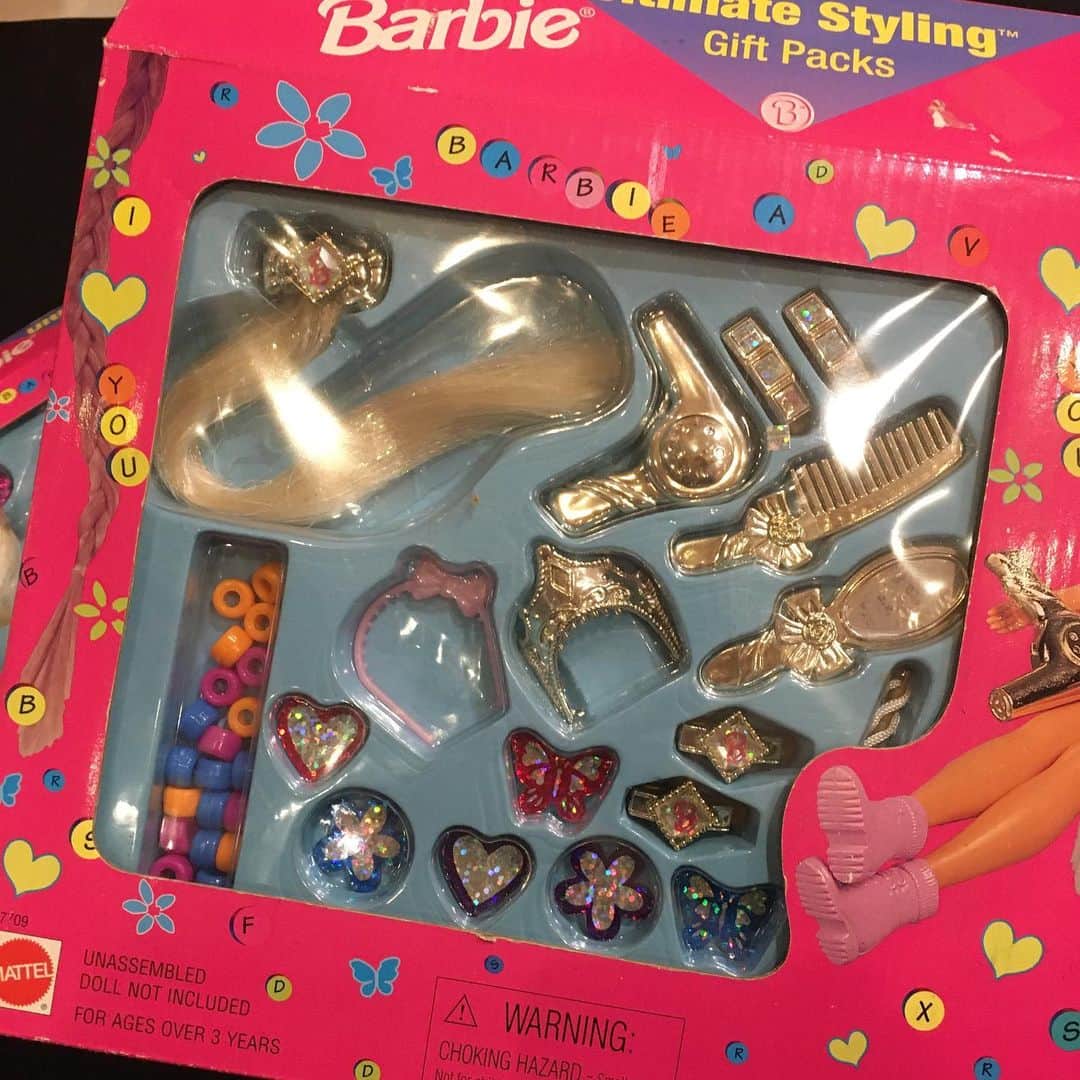 おもちゃやSPIRALさんのインスタグラム写真 - (おもちゃやSPIRALInstagram)「90's Barbie styling packs SALE！  どちらも2000円です！」4月12日 16時53分 - spiral_toy