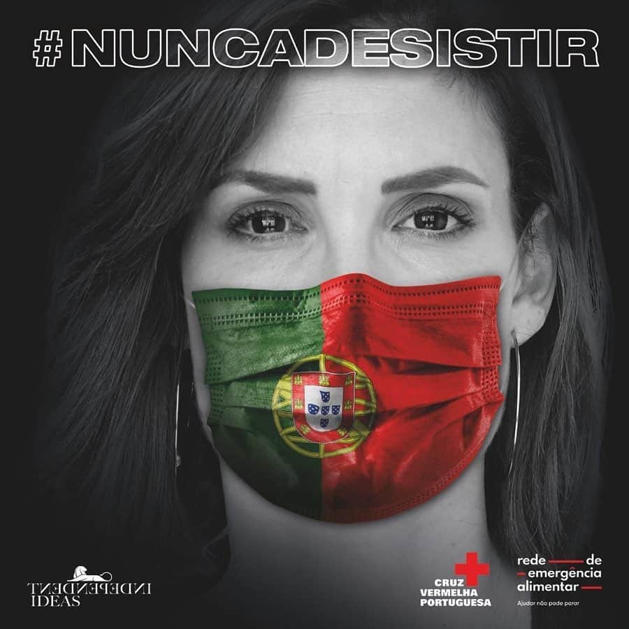 ダニエラ・ルーアのインスタグラム：「Meus irmãos portugueses, temos uma boa oportunidade de ajudar aqueles que mais precisam num tempo de crise para todos. Há famílias com fome e nós podemos colectivamente ajudar. Não desistimos de lutar pela saúde pública mas acima disso não desistimos de ajudar o próximo. Vejam o link na minha bio em como podem ajudar. Cada bocadinho conta. . My portuguese brothers and sisters, we have a good opportunity to help those MOST in need in a difficult time for all. Their are families going hungry and we can collectively help. We will never give up the fight for public help, but above that, we won’t give up on helping others. Link in bio for how to donate. Every little helps. (This is a portuguese campaign which anyone can donate to) . #nuncadesistir #nevergiveup #portugal #usa #allinthistogether #cruzvermelhaportuguesa #rededeemergenciaalimentar #juntosatéaofim」