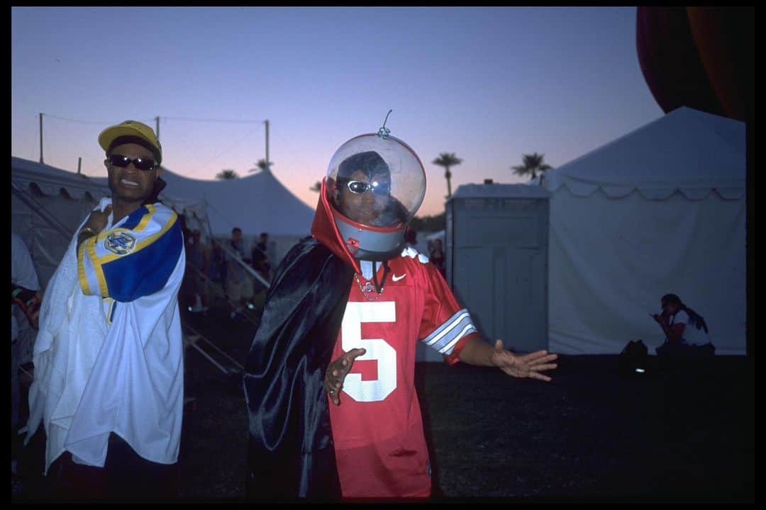 コーチェラのインスタグラム：「Dig through the archives and share a photo from your very first Coachella #FirstCoachellaPic 📸 from @urbmagazine 1999」