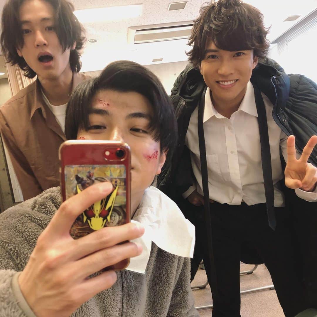 のインスタグラム：「‪仮面ライダーゼロワン31話、ご視聴ありがとうございました！‬ ‪いかがでしたでしたかー？‬ ‪着替え中👔👔来週もお楽しみにー！‬」