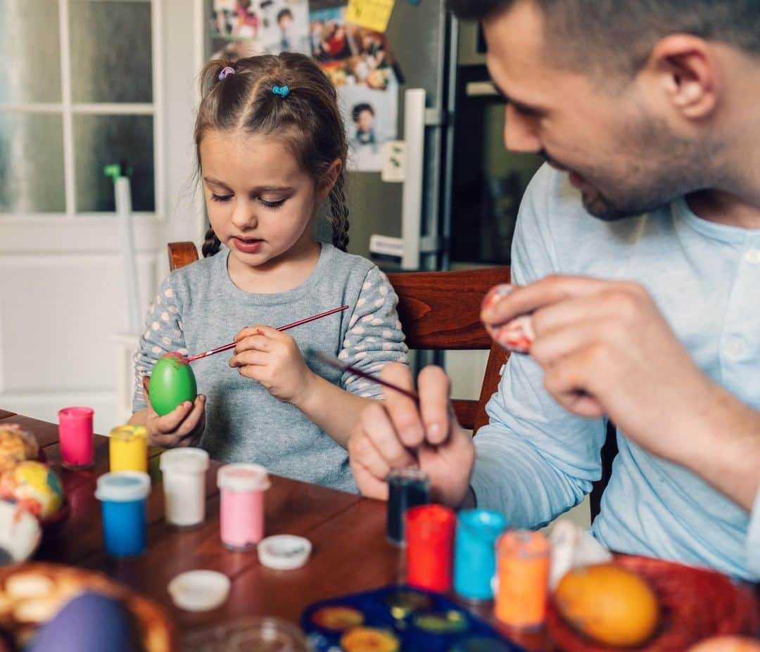 Subaru Australiaさんのインスタグラム写真 - (Subaru AustraliaInstagram)「This year brings an Easter like no other, so it’s no surprise we’re needing to get a little more creative. Try DIY egg decorating or maybe an Easter Bunny that hides his eggs in the family Subaru! It’s these special little moments that bring us closer together, even though we’re far apart. From our Subaru family to yours, have a safe, happy and healthy Easter 🐰 ⁣#Subaru ⁣#OneLittleMoment ⁣#HappyEaster」4月12日 10時15分 - subaruaustralia