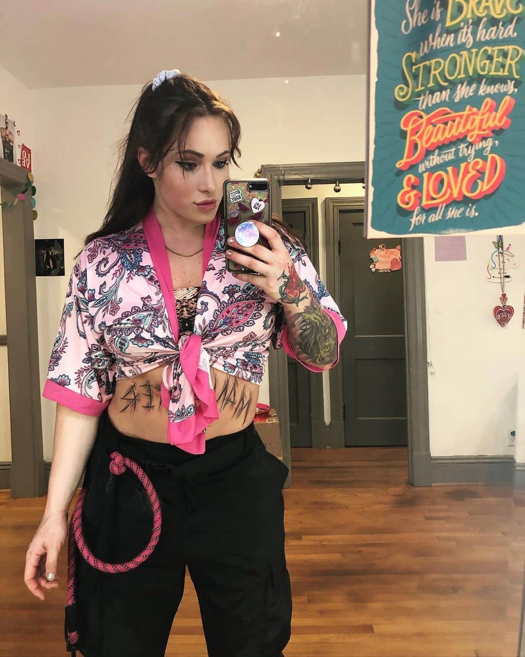 マリア・マニックさんのインスタグラム写真 - (マリア・マニックInstagram)「Champion pit bull walker 🏆🐶」4月12日 10時17分 - themariamanic
