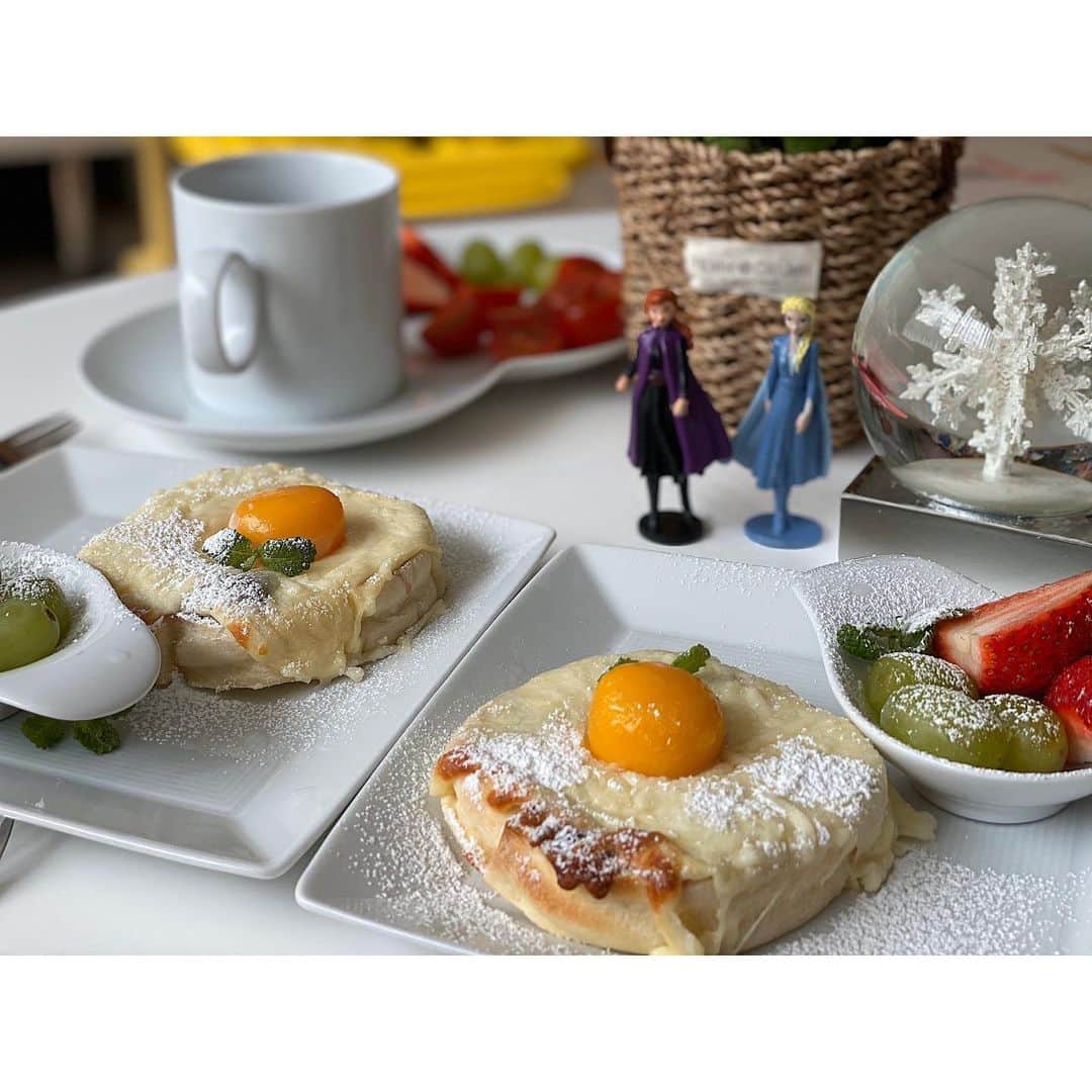 パク・ソルミさんのインスタグラム写真 - (パク・ソルミInstagram)「머리 많이 자랐구나 오늘 좀...먹을께... 어쩐지 미안한 마음이 드는건....왜지? . . . 빵순이들.. 된장국에 밥말아먹고싶다.... #수플레팬케이크 #homemade」4月12日 10時53分 - park_solmi