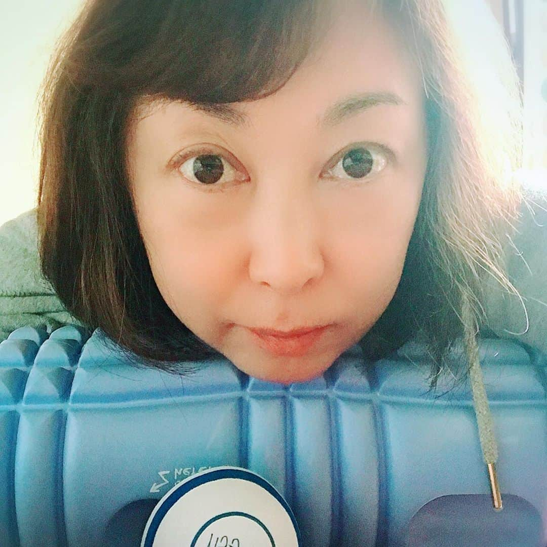 栗田よう子さんのインスタグラム写真 - (栗田よう子Instagram)「オンラインレッスン今日で12日目。 10日目位から痛いのが気持ち良くなって来た。まだまだ超痛いけどね。体良くなれ良くなれ〜💖#村田友美子」4月12日 15時32分 - yoko1960327