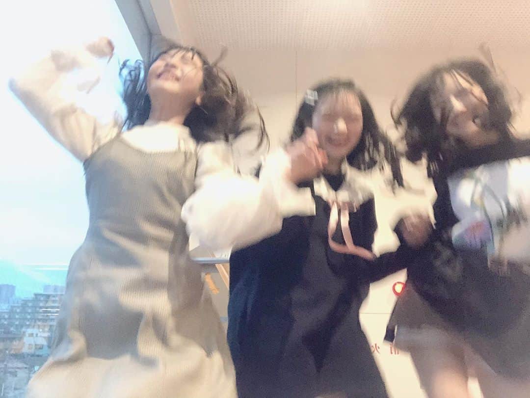 ニコ☆プチのインスタグラム：「誰でしょう~~笑 #かんたんすぎ⁇笑」