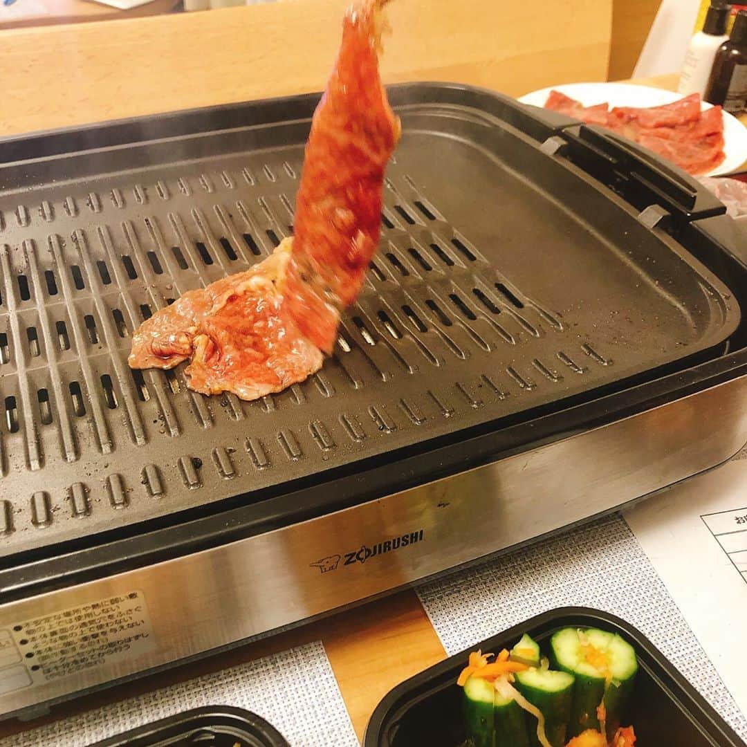 川田裕美さんのインスタグラム写真 - (川田裕美Instagram)「家での焼肉、楽しかったなー✨😋 どんなスピードで食べても、何話してもOKだし、最高！😆🎵 久々のノンアルコールビールも🍺 #家焼肉」4月12日 16時11分 - hiromikawata163